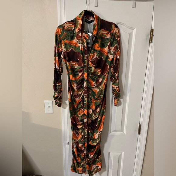 Pretty Little Thing - Picture 2 of 3